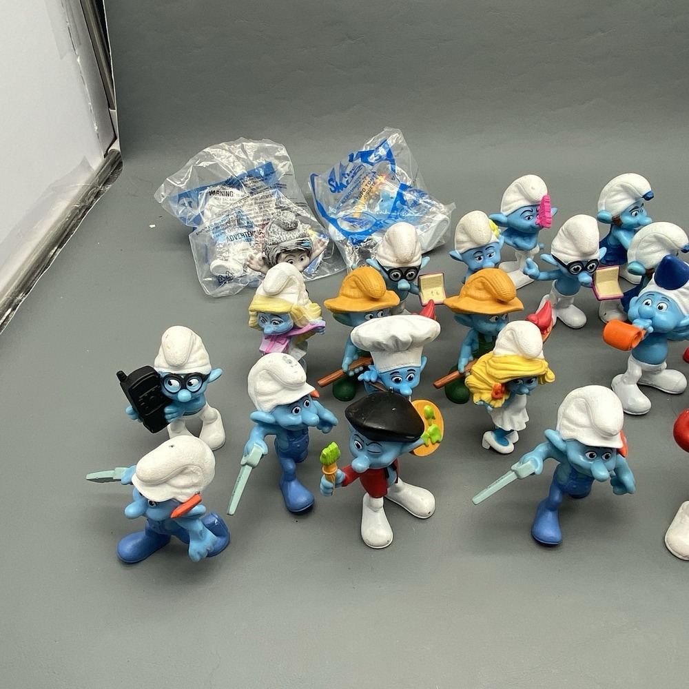 2011-2013 McDonalds Lot Of 31 Smurfs Hefty, Smurfette Figurine Many Duplicates - Picture 2 of 14